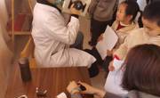 我园幼儿进行视力检测